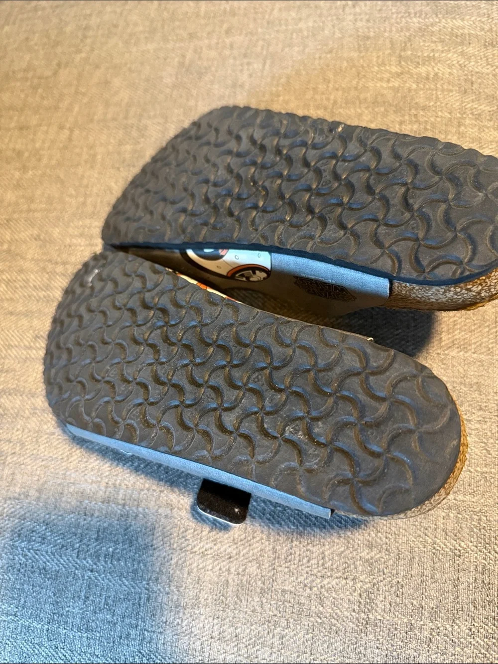 Kids BB-8 print Birkenstock sandals size 3-3.5